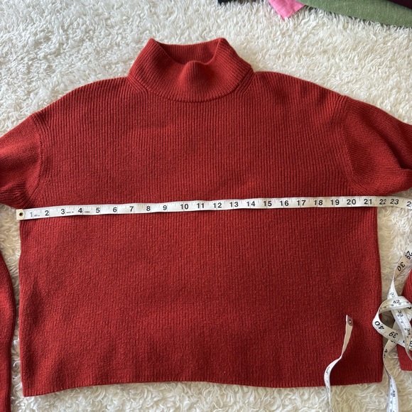 Lululemon Merino Wool Blend Ribbed Turtleneck Sweater Cayenne Rust Size 4 - Picture 6 of 10